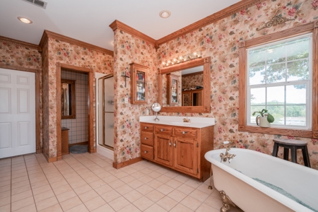 Country Ranch on 73 Acres near Longview, TX - image 14