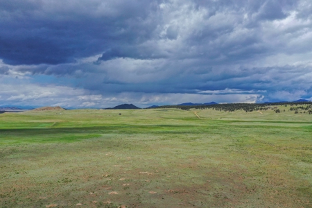40 Majestic Acres Near Colorado’s Dream Stream - image 10