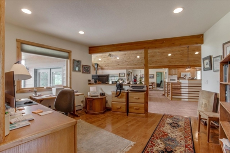 Custom-built Mountain Home - image 20