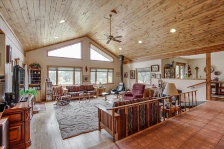 Custom-built Mountain Home - image 5