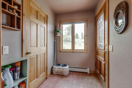 Custom-built Mountain Home - image 28