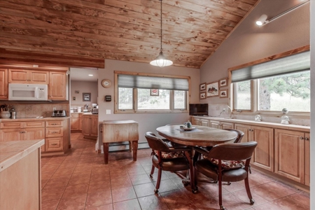 Custom-built Mountain Home - image 15