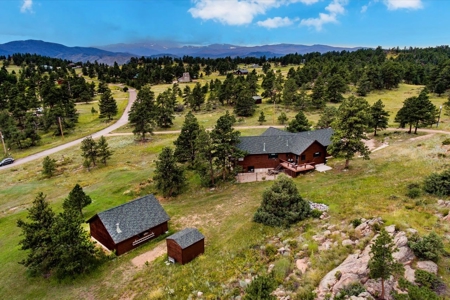Custom-built Mountain Home - image 4