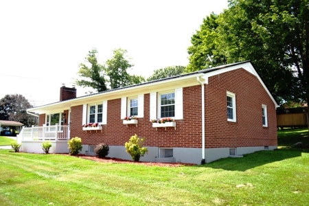 Brick Home For Sale In Wytheville VA - image 2
