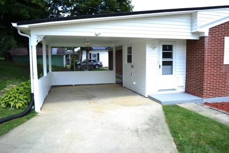 Brick Home For Sale In Wytheville VA - image 34