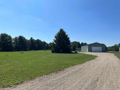 Pole Building on Buildable Lot for Sale Waupaca, WI - image 3