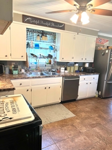 Historic 2 Story home from 1864, with Pond and Rustic Barn - image 18