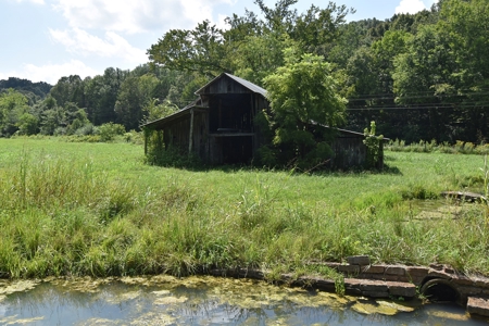Historic 2 Story home from 1864, with Pond and Rustic Barn - image 4
