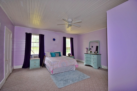 Historic 2 Story home from 1864, with Pond and Rustic Barn - image 41