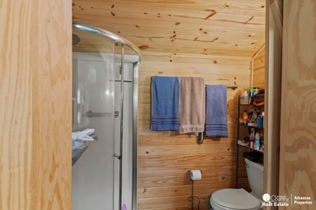 Cabins for sale in Arkansas with creek and acreage - image 4