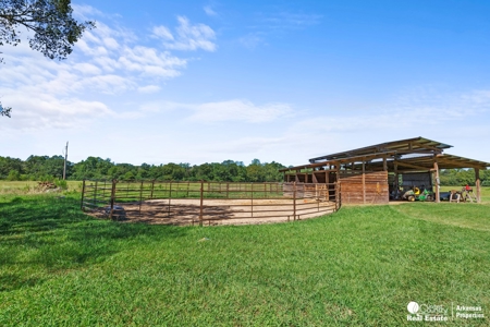 Cabins for sale in Arkansas with creek and acreage - image 10