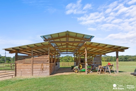 Cabins for sale in Arkansas with creek and acreage - image 11