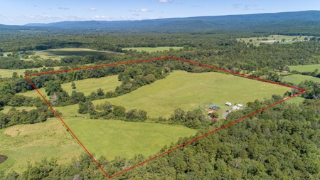Cabins for sale in Arkansas with creek and acreage - image 23