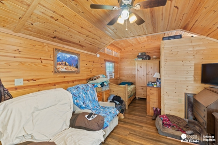 Cabins for sale in Arkansas with creek and acreage - image 8