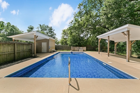Jackson TN Home For Sale, Pool, Extra Lot, 5BR, 4.5BA - image 2