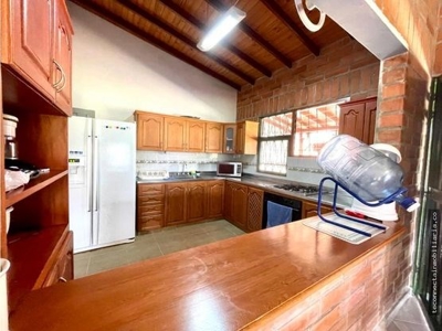 Expansive Land and Beautiful Home in Guarne, Antioquia - image 17