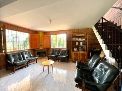 Expansive Land and Beautiful Home in Guarne, Antioquia - image 16