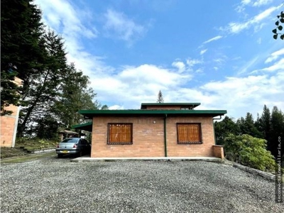 Expansive Land and Beautiful Home in Guarne, Antioquia - image 7