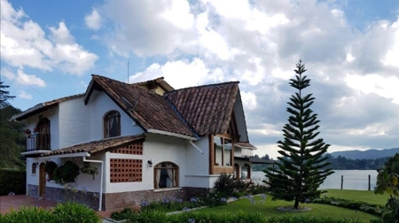Retiro Waterfront Property - image 1