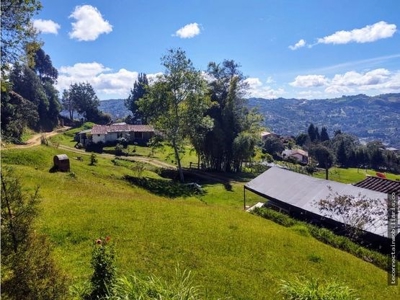Homey farm with amazing view in Guarne - image 10