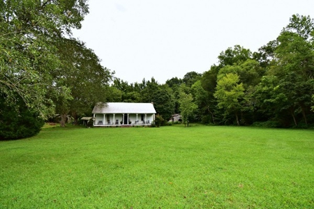 2 Bedroom 1.5 bath Historic home on 1.4 acres of Land $220k - image 46