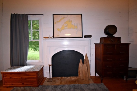 2 Bedroom 1.5 bath Historic home on 1.4 acres of Land $220k - image 14