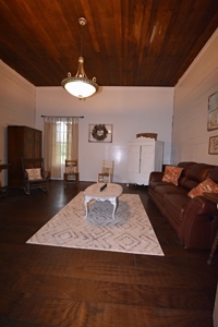 2 Bedroom 1.5 bath Historic home on 1.4 acres of Land $220k - image 9