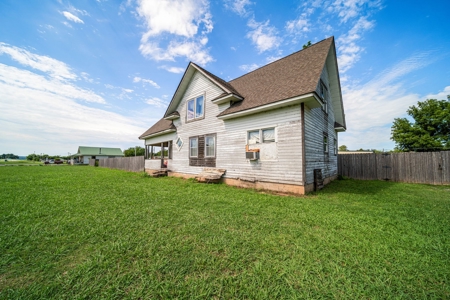 Home For Sale in Salina, Oklahoma - image 4