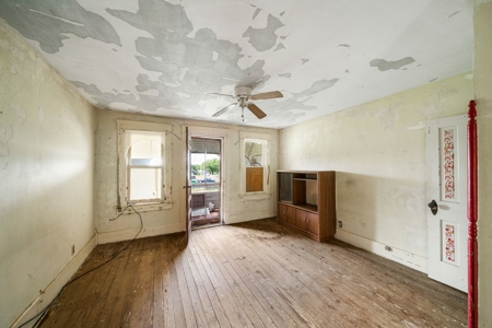 Home For Sale in Salina, Oklahoma - image 12