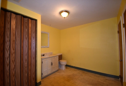4 Bedrooms 3 Bath  Attached Dbl Garage - image 18
