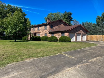 Colonial Style brick home for sale in Salem - image 41