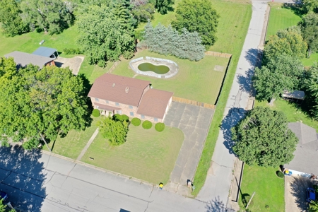 Colonial Style brick home for sale in Salem - image 35