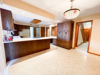 Colonial Style brick home for sale in Salem - image 9