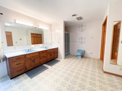 Colonial Style brick home for sale in Salem - image 25