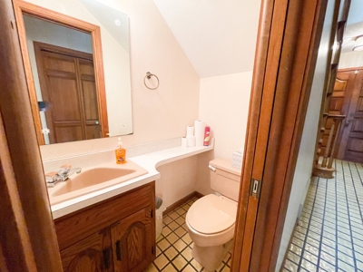Colonial Style brick home for sale in Salem - image 15