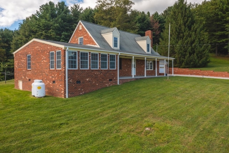 Brick Ranch Home for Sale in Pilot VA - image 8