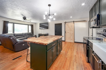 4 Bedroom Renovated Home For Sale In Downtown Union City, Tn - image 2
