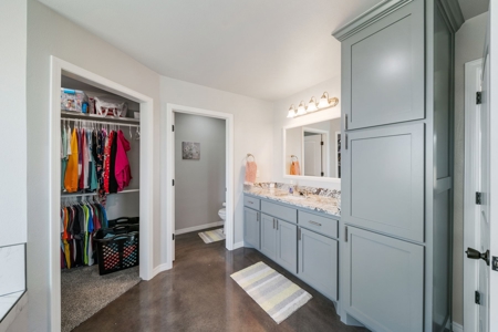 Home For Sale in Chouteau, Oklahoma - image 33