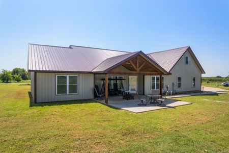 Home For Sale in Chouteau, Oklahoma - image 43