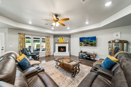 Home For Sale in Chouteau, Oklahoma - image 7
