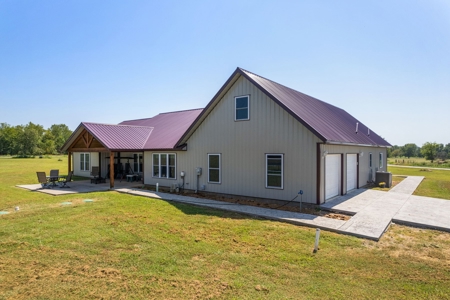 Home For Sale in Chouteau, Oklahoma - image 44