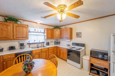 Country Home and 32 +/- Acres in Oregon County, Missouri - image 16