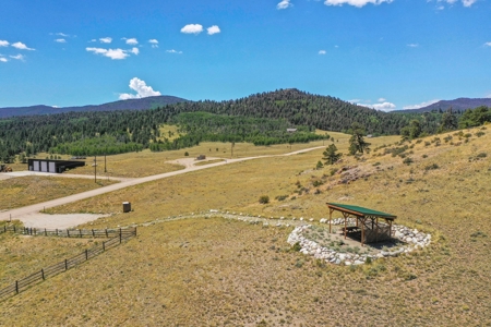 Magnificent Corner Lot In Ranch Of The Rockies - image 19