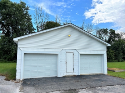 Large Brick Home In Town With Garage - Liberty, Ky. - image 8