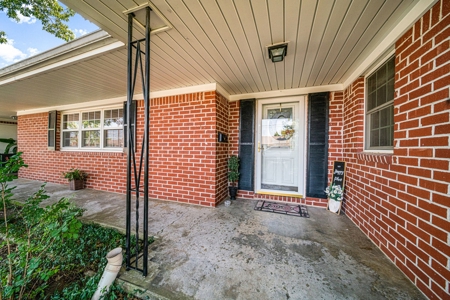 Home For Sale in Pryor, Oklahoma - image 6