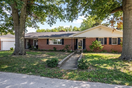 Home For Sale in Pryor, Oklahoma - image 3