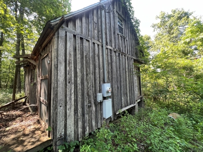 Secluded Cabin Retreat on 5 Acres in Searcy County, Arkansas - image 7