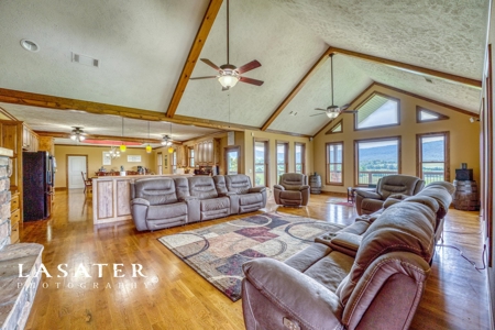 Executive Home Gaither Mountain Views For Sale in Harrison - image 18