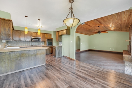 Home For Sale In Elk City, Oklahoma - image 16