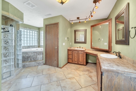 Home For Sale In Elk City, Oklahoma - image 26